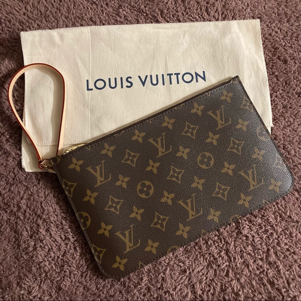 Louis Vuitton Neverfull MM/GM Pouch